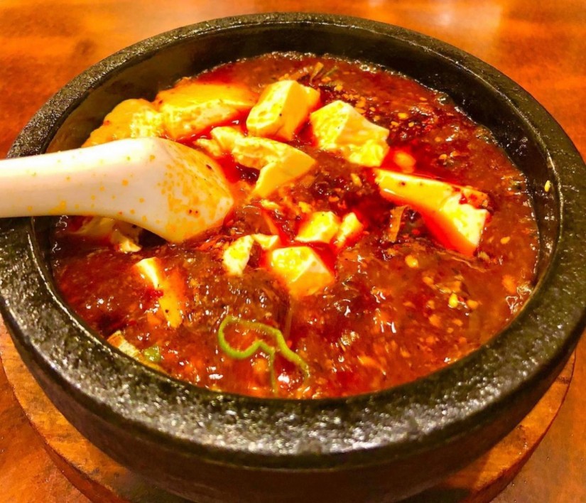 石焼麻婆豆腐 激辛 4.02KM - 味覚 新橋本店:東京都 | 辛メーター