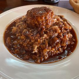 三時間じっくり煮込んだハッシュドビーフ丼 ハンバーグのせ
