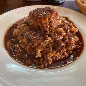 三時間じっくり煮込んだハッシュドビーフ丼 ハンバーグのせ