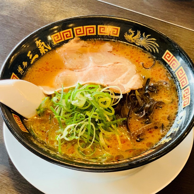 ピリ辛とんこつ げん氣ラーメン 3辛