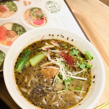 黒胡麻たんたん麺 HOT🌶