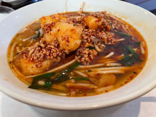 伝統のえびラーメン 辛さ強め 2