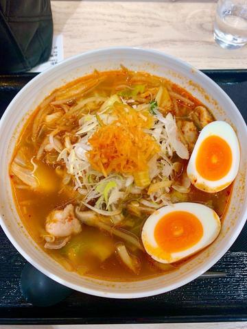 ぷりっぷりホルモンの火鍋麺