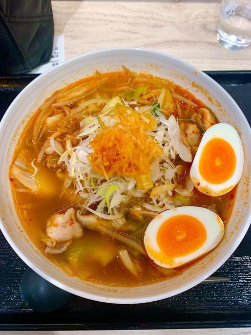 ぷりっぷりホルモンの火鍋麺