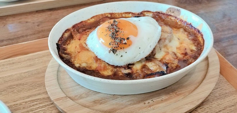 ハンバーグ焼きカレー 激辛