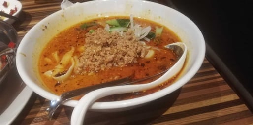 陳式坦々刀削麺