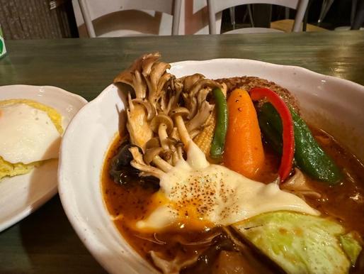 ハンバーグカレー 舞茸チーズトッピング 5辛(激辛マニア)