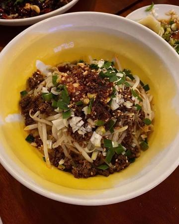汁なし坦々麺