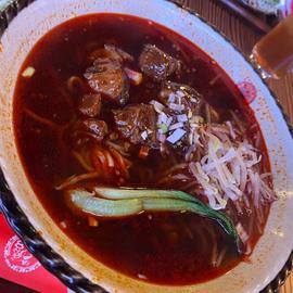 四川風牛肉辛口湯麺