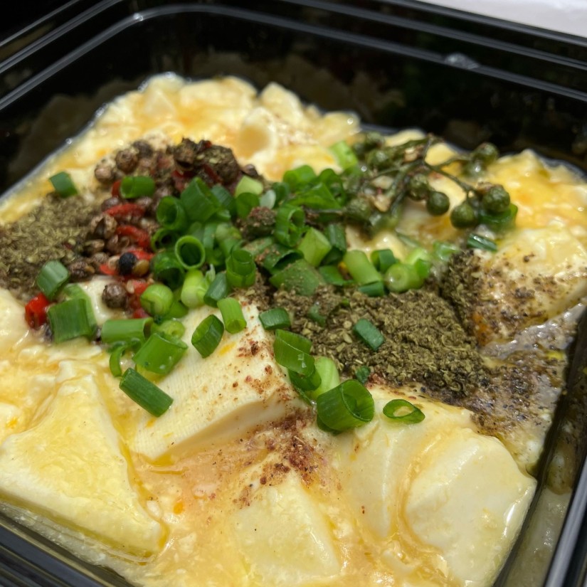 青山椒白麻婆豆腐 フリートッピング激盛り