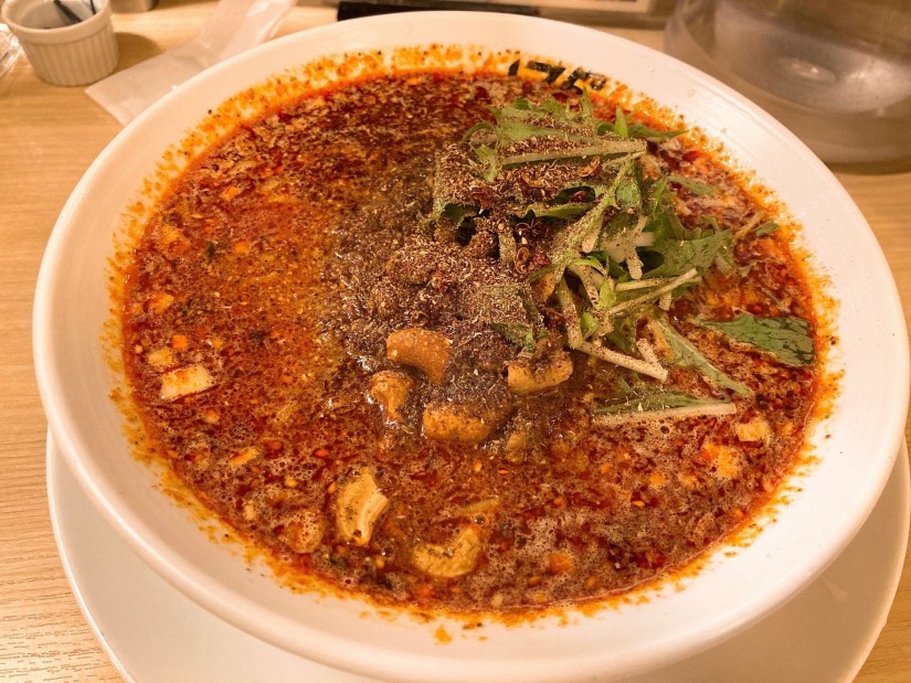 白ゴマ汁あり坦々麺 10辛、シビ20振り