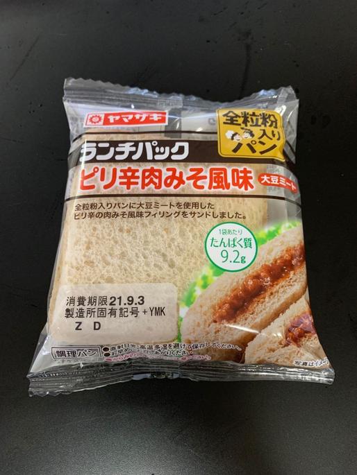 ランチパック ピリ辛肉みそ風味