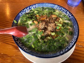 黒麻婆麺