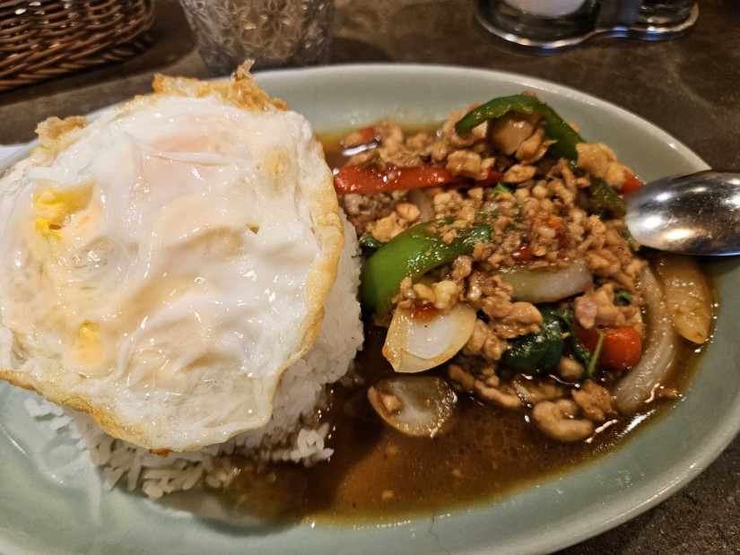 ガパオライス 普通