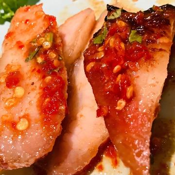 豚トロの炭火焼き コウムヤーン
