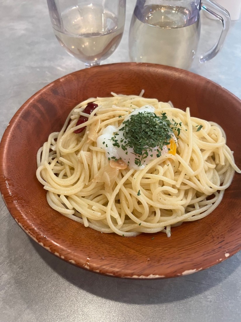 半熟卵のペペロンチーノ