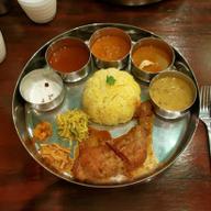 夜のタリカロカリー・プレート