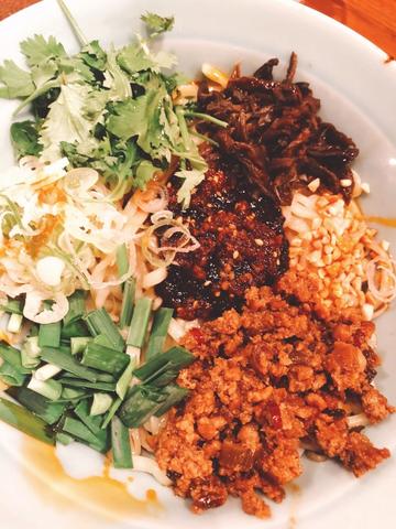 汁なし坦々麺