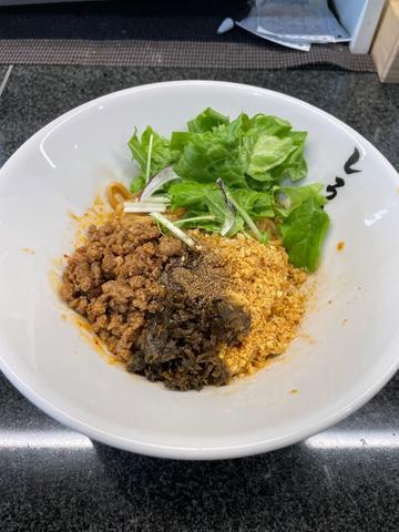 汁無し坦々麺 その時のオススメ唐辛子で注文時にお好みで作ってくれます！