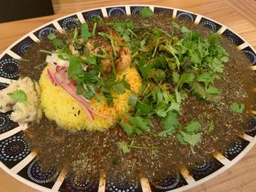 マトンとゴーヤとパクチーのめっちゃ美味しいカレー。