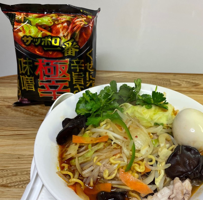 サッポロ一番 極辛 (極辛)