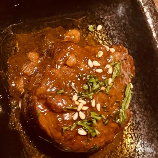 牛ヒレ肉の赤ワイン煮 1辛