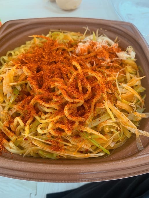 辛さガツンと旨辛ネギ焼きそば