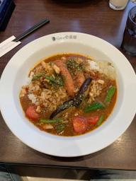 チキンと夏ベジのスパイスカレーウインナートッピング 1辛