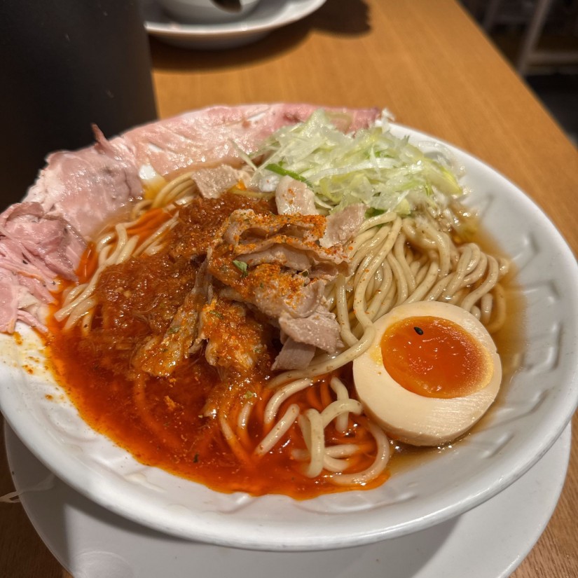がっつり肉の冷やし中華風ラーメン ピリ辛4倍