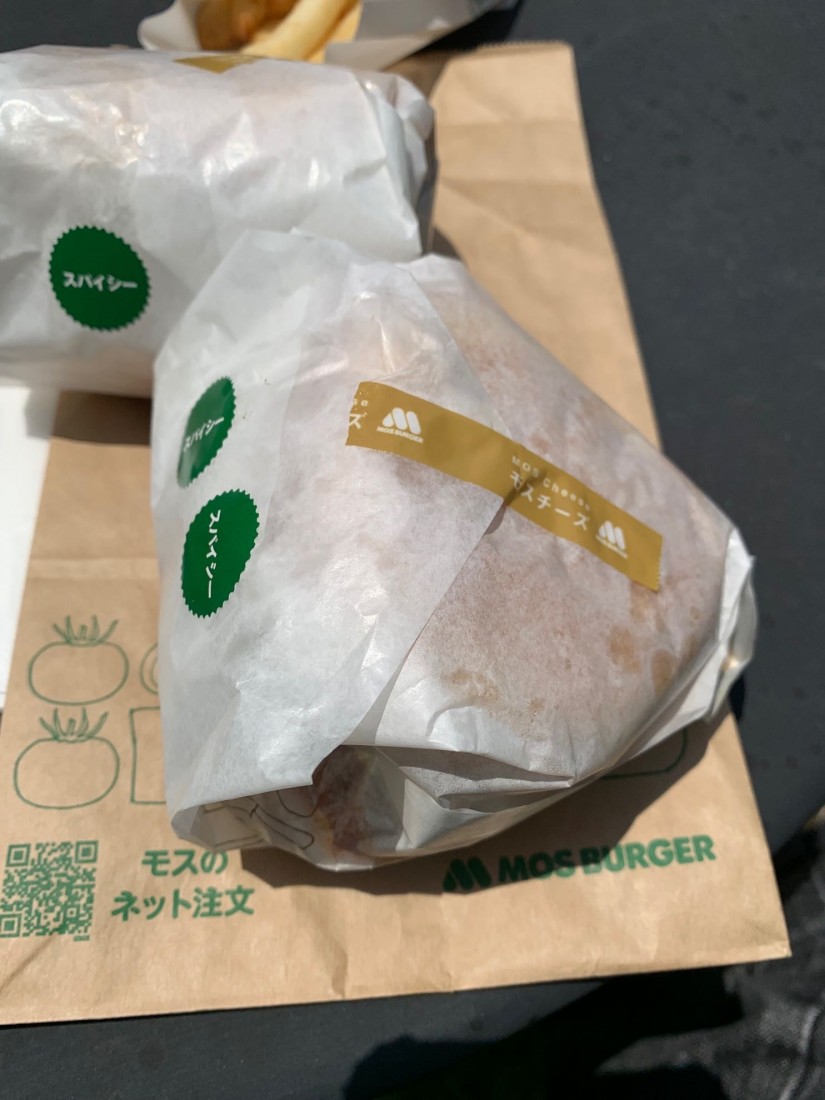 スパイシーモスチーズバーガー ハラペーニョ追加