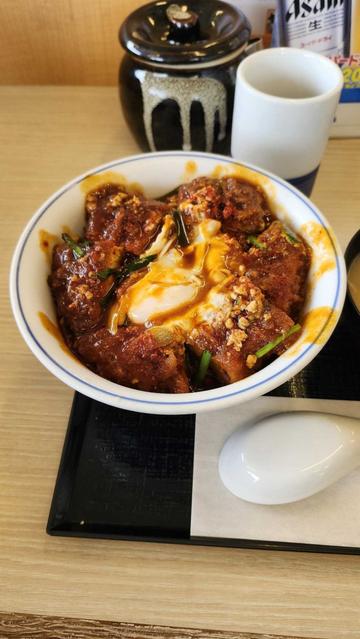 赤辛かつ丼