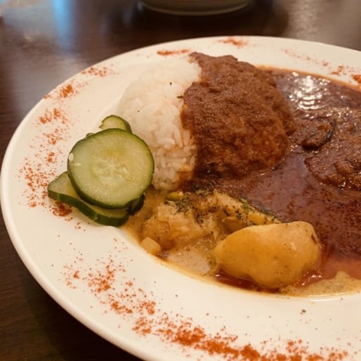 豚バラカレーと新ジャガと枝豆のココナッツカレー 超超辛