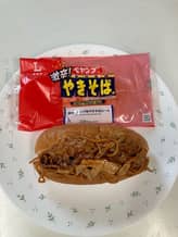 激辛ペヤング味やきそばロール