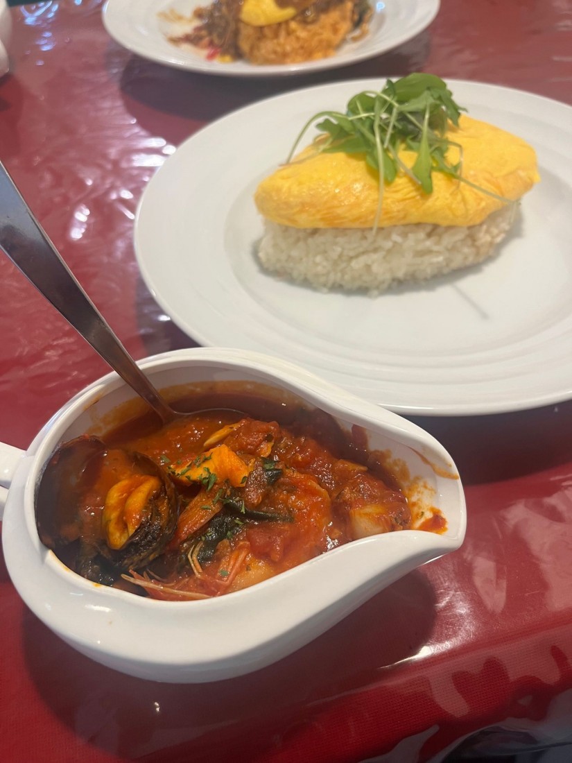 辛口ベスビオ火山のシーフードオムレツ