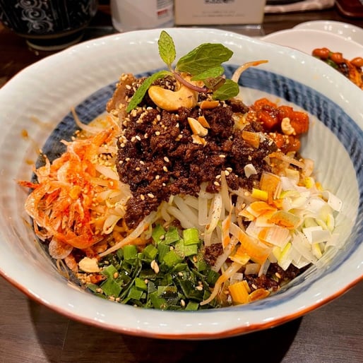 特製汁なし坦々麺