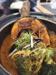 手ごね豚ハンバーグカレー 9
