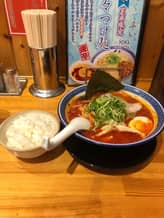 激辛蒙古醤豚骨醤油麺