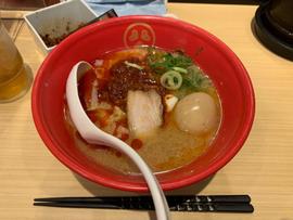 豚骨 赤(激辛)、味玉無料トッピング 辛/激辛
