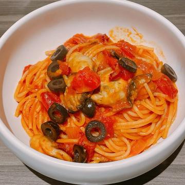 牡蠣とブラックオリーブ トマトソースパスタ ３辛