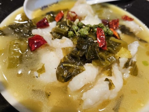 白身魚と四川酸菜の辛味煮込み (小鉢)