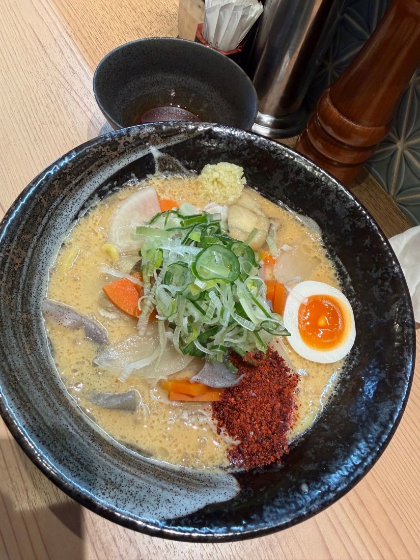 松山とん汁ラーメン一味&激辛ラー油トッピング