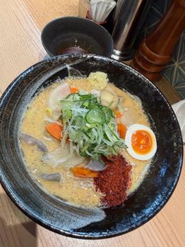 松山とん汁ラーメン一味&激辛ラー油トッピング