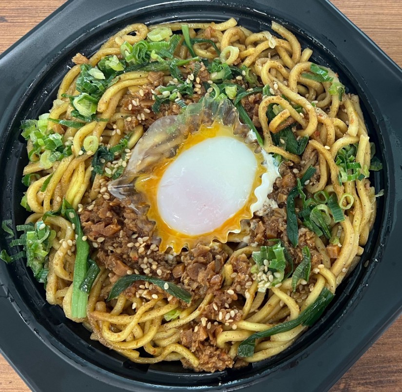 胡麻と四川山椒のピリ辛挽肉担々焼きそば