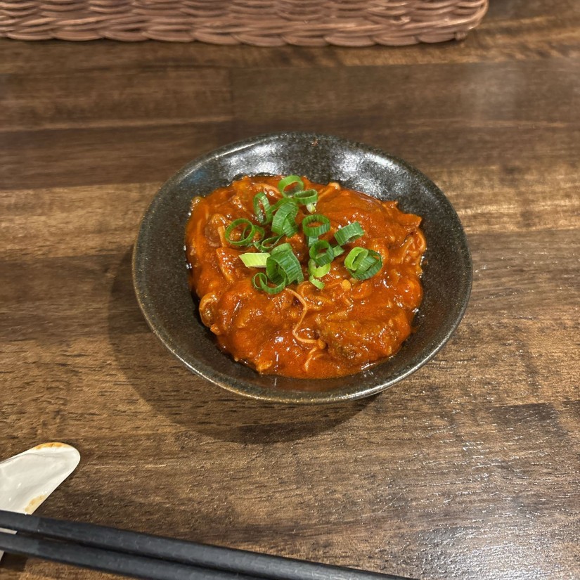 牛すじの激辛トマト味噌煮込み