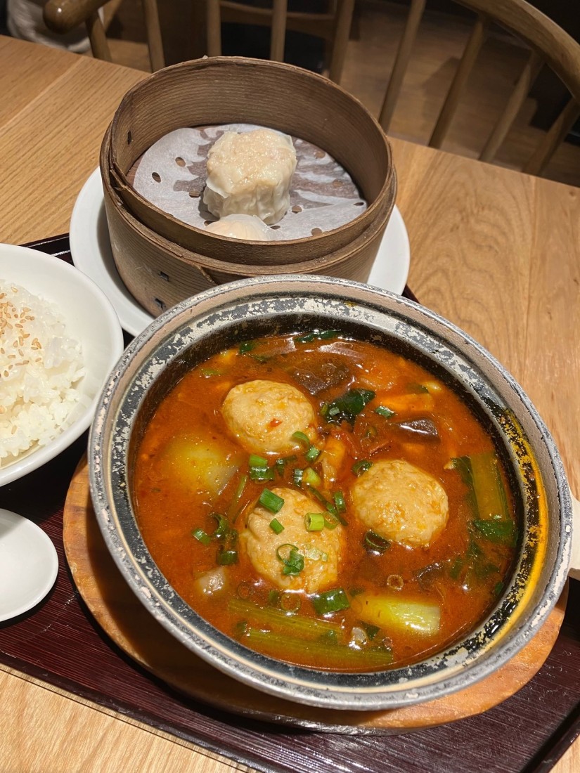 火鍋食べるスープ 激辛