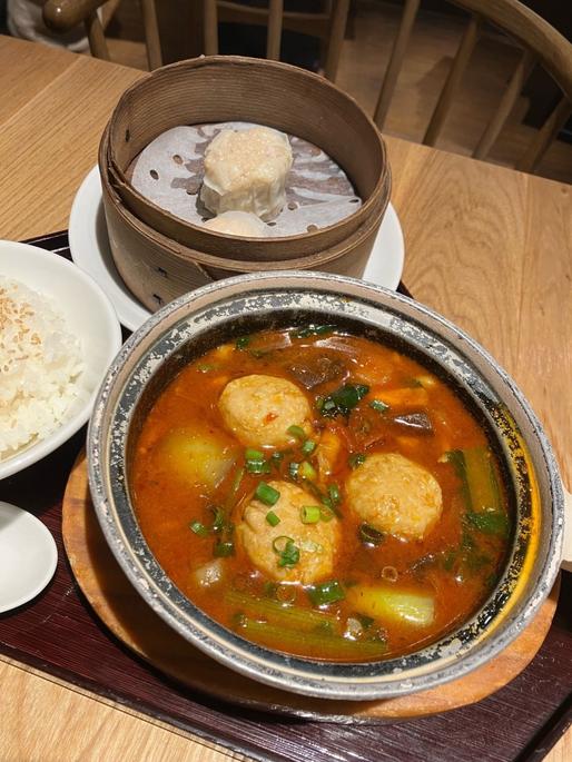 火鍋食べるスープ 激辛