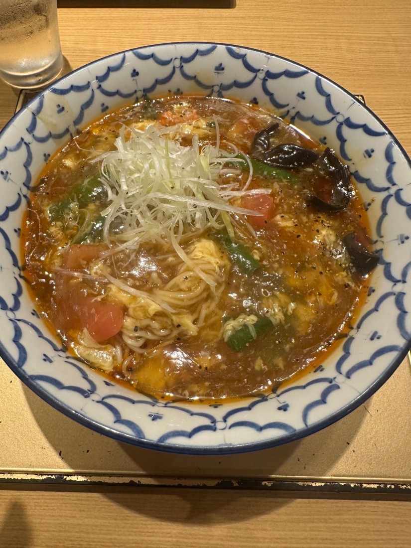 鳥取県境港産 紅ずわい蟹と厳選トマトの酸辣湯麺 宮崎県産柚子胡椒の香り