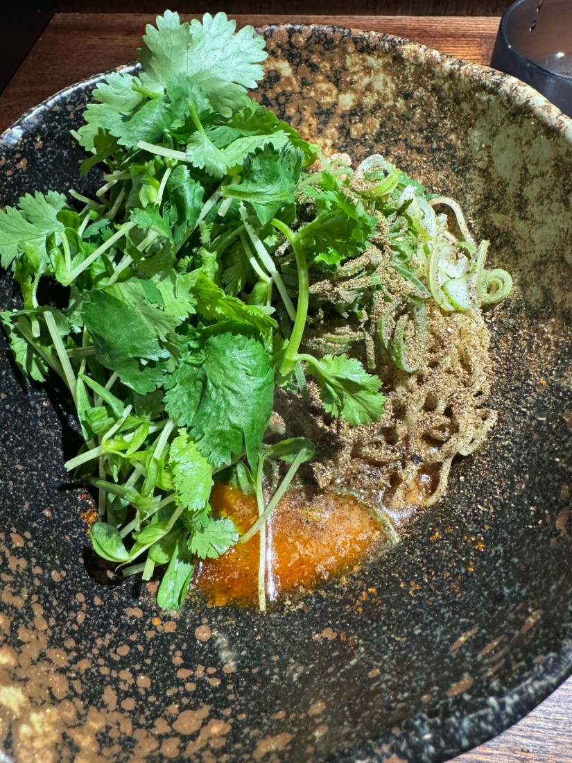 汁なし坦々麺パクチーのせ4辛 4辛