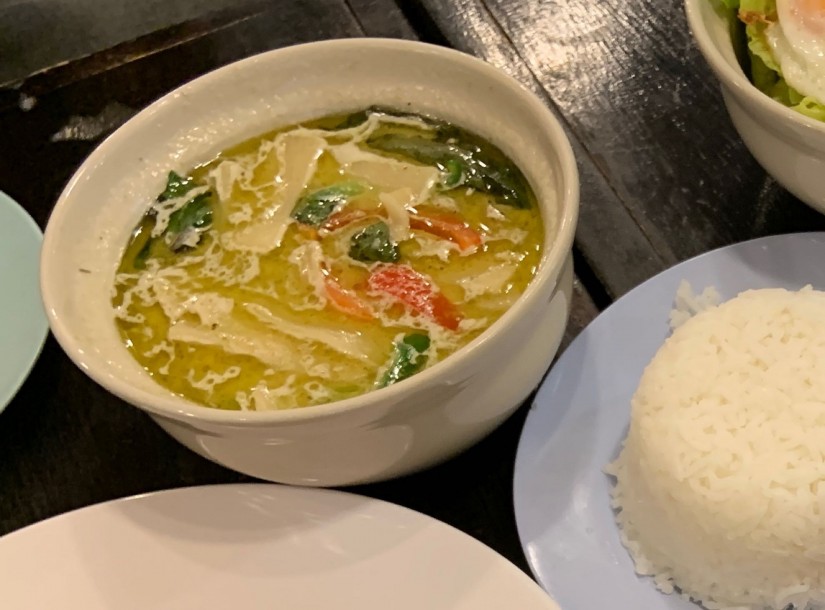 鶏肉のグリーンカレー