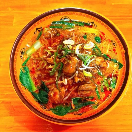 麻辣牛肉刀削麺